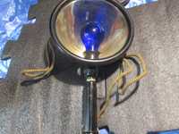 кварцевая синяя рефлекторная лампа для прогревания.
