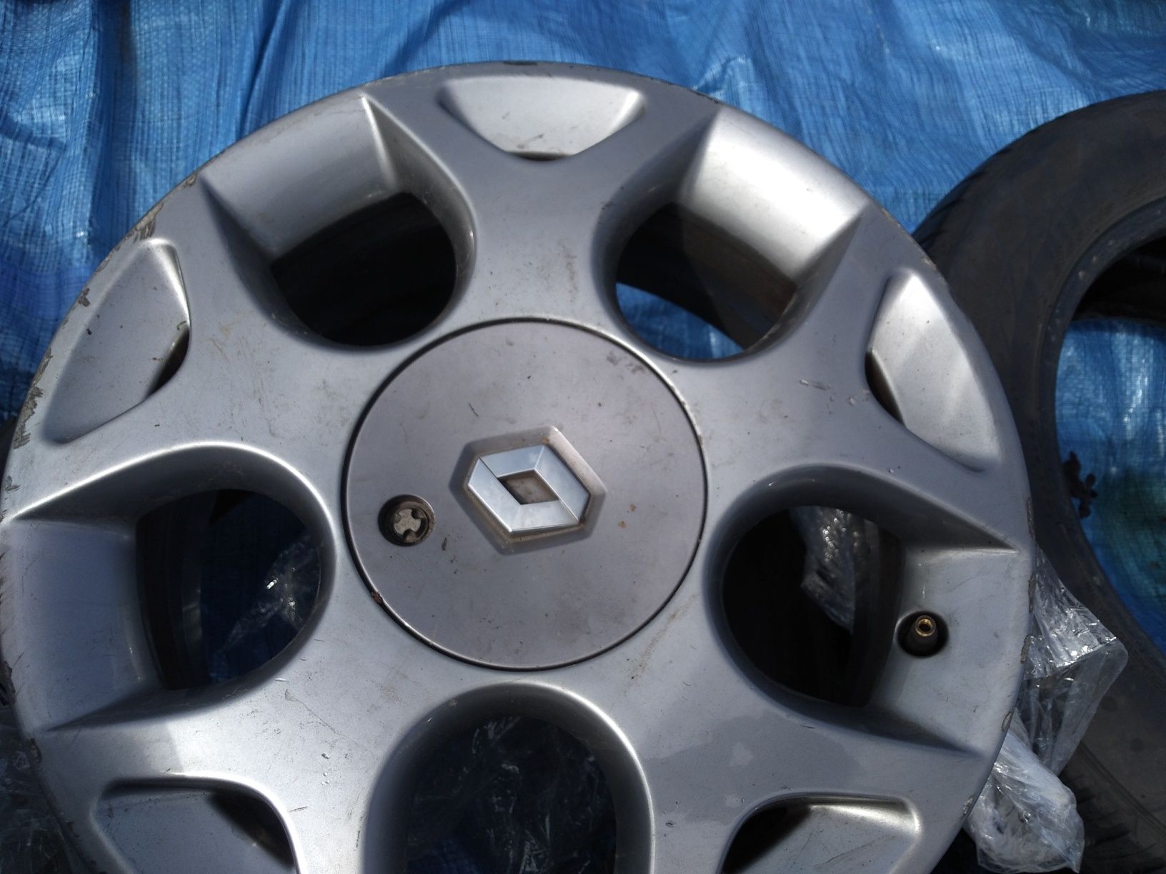 Felgi alu 4 x 100 R15 Renault