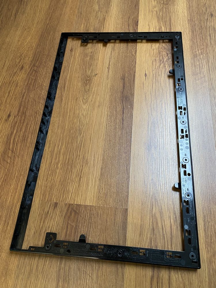 Obudowana monitora LG 27GL850