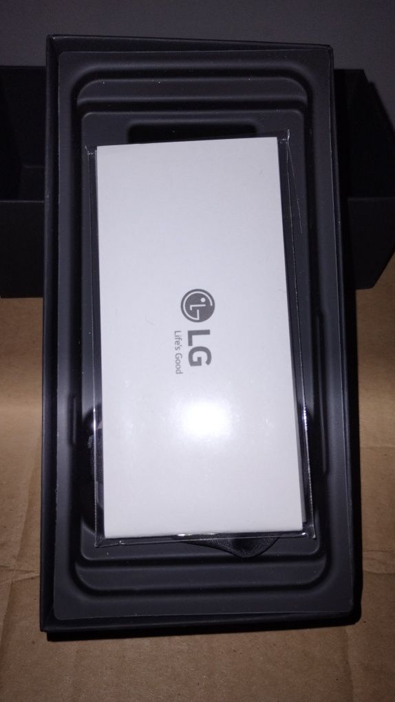 Pudełko na telefon LG k40