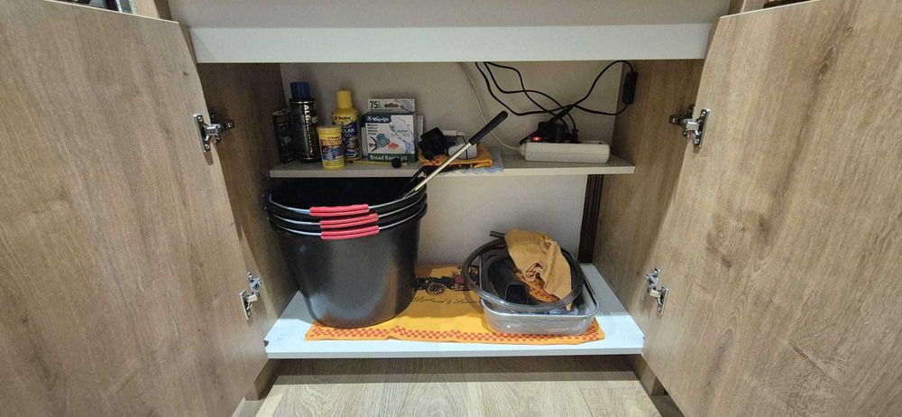 Vendo Aquário 60L com Armário