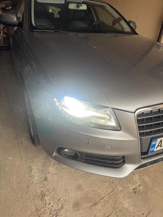 Audi A4 продаж  авто