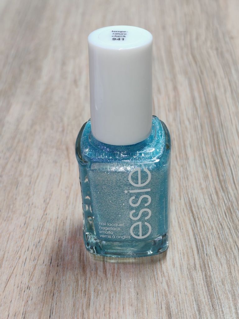 Nowy lakier Essie 941 Temperature Check