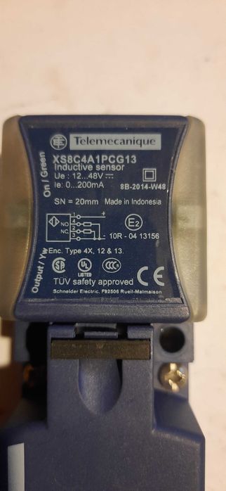 Krańcówka  Czujnik indukcyjny z firmy Telemecanique XS8C4A1PCG13