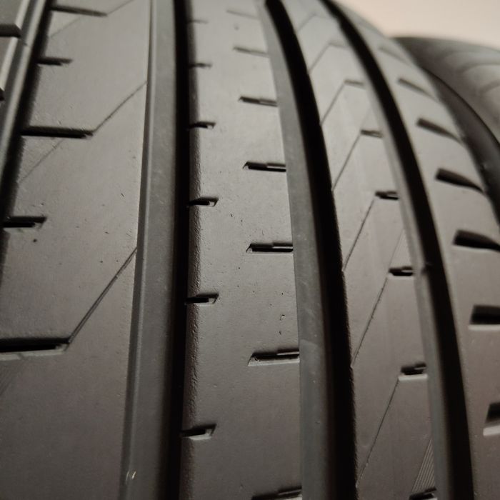 225/40/19 XL Sprzedam parę opon letnich Falken