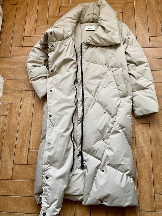 Женский длинный пуховик Stradivarius