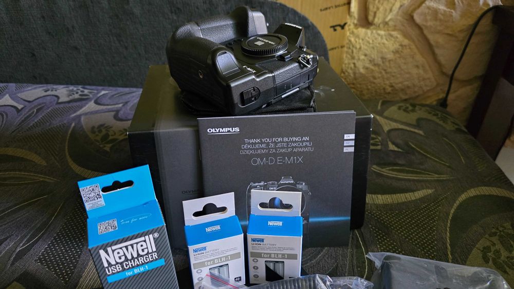 Olympus OM-D E-M1X