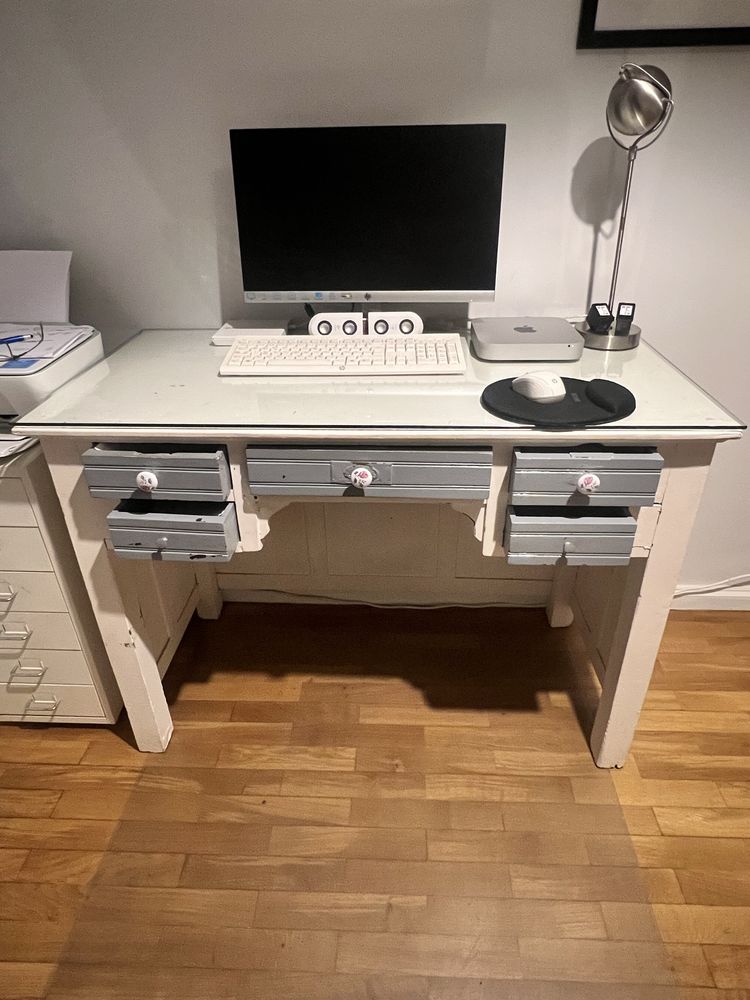 Vendo secretaria em bom estado