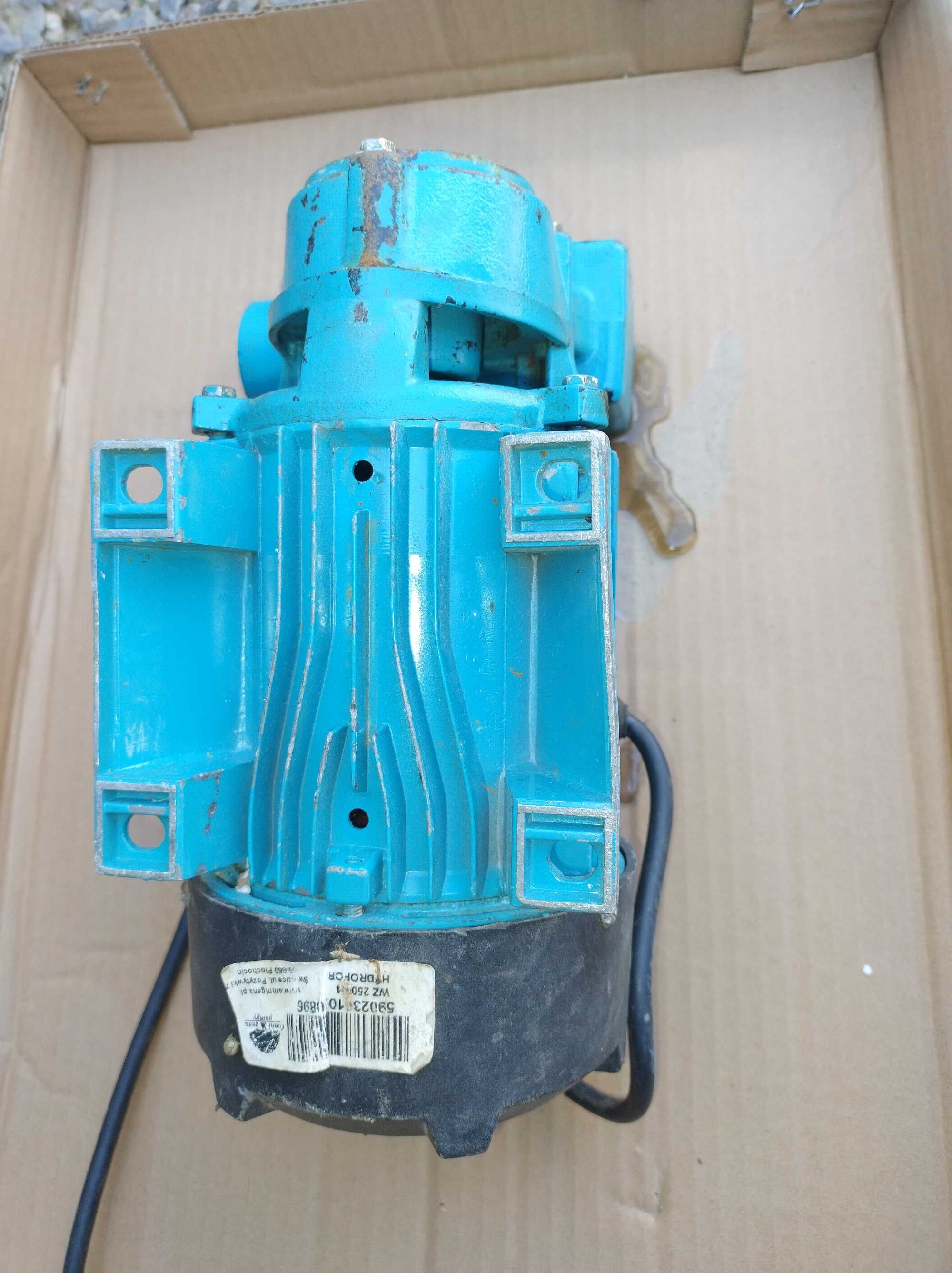 Pompa hydrofobowa