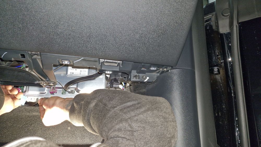 Замена сим карты на тесла