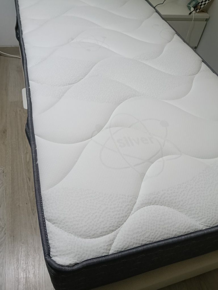 Sommier com colchão 200x90