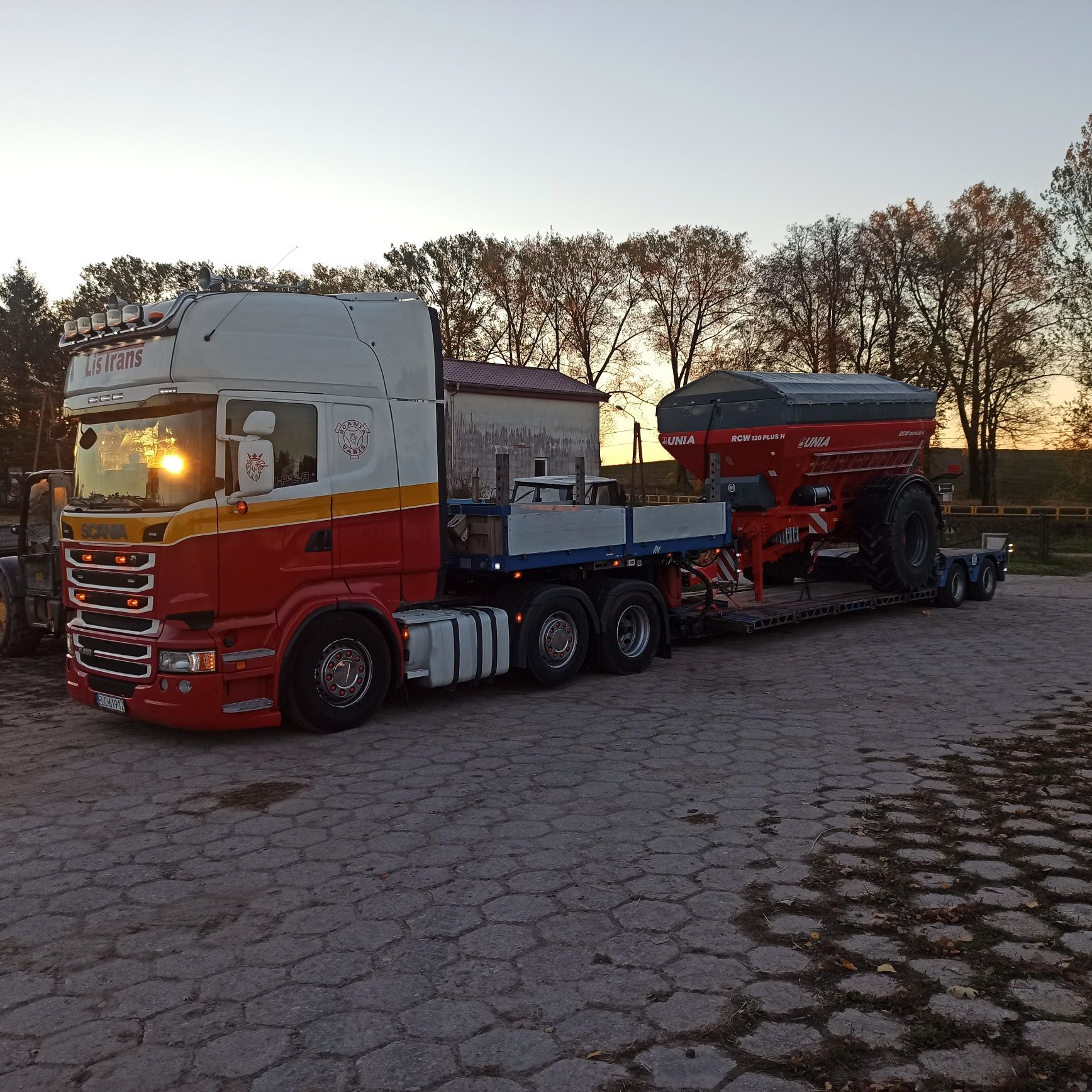 Transport maszyn rolniczych, kombajnow, sieczkarni, maszyn budowlanych