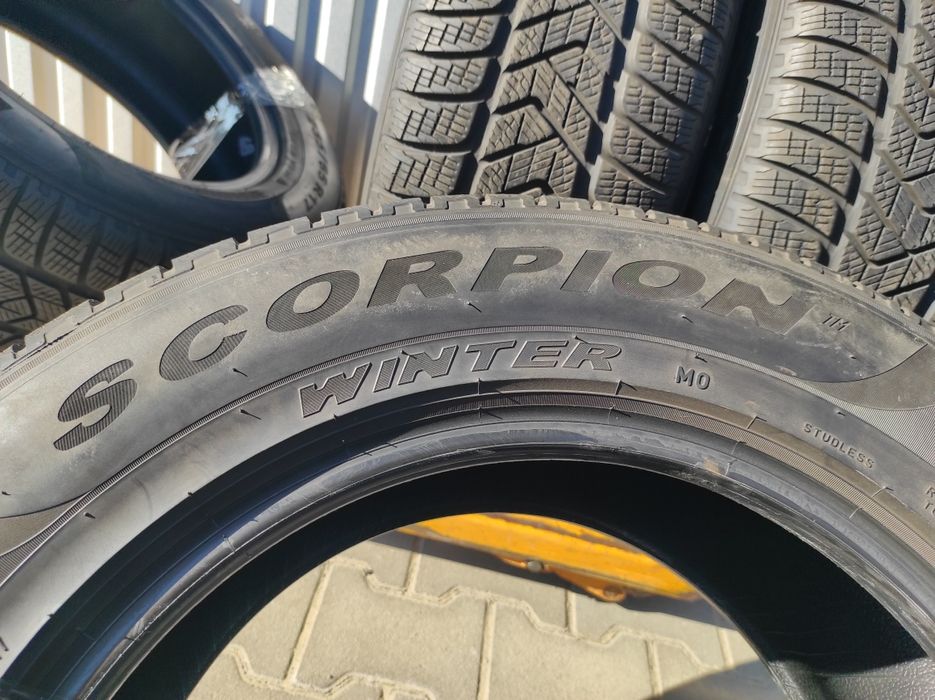 Шини 235/65R17 Pirelli