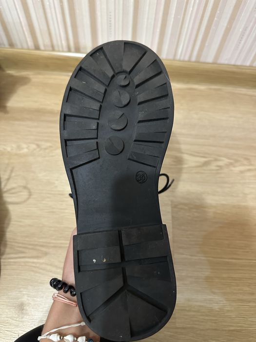 Женские осенние ботинки 36 размер