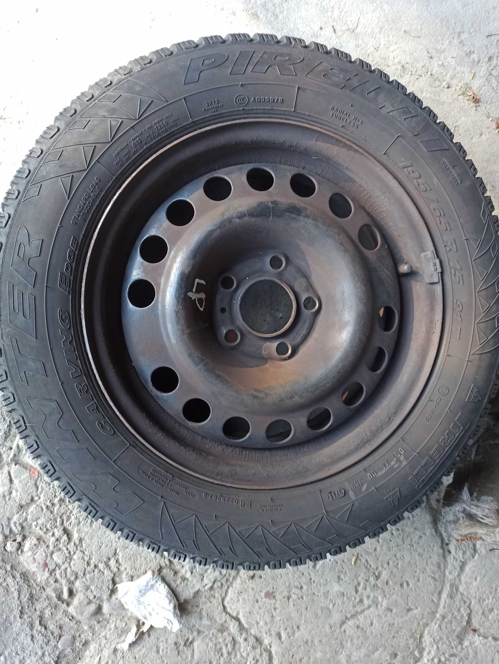 Felgi stalowe 4 szt - opel zafira, zimowe, Pirelli Winter- 195/65/R15