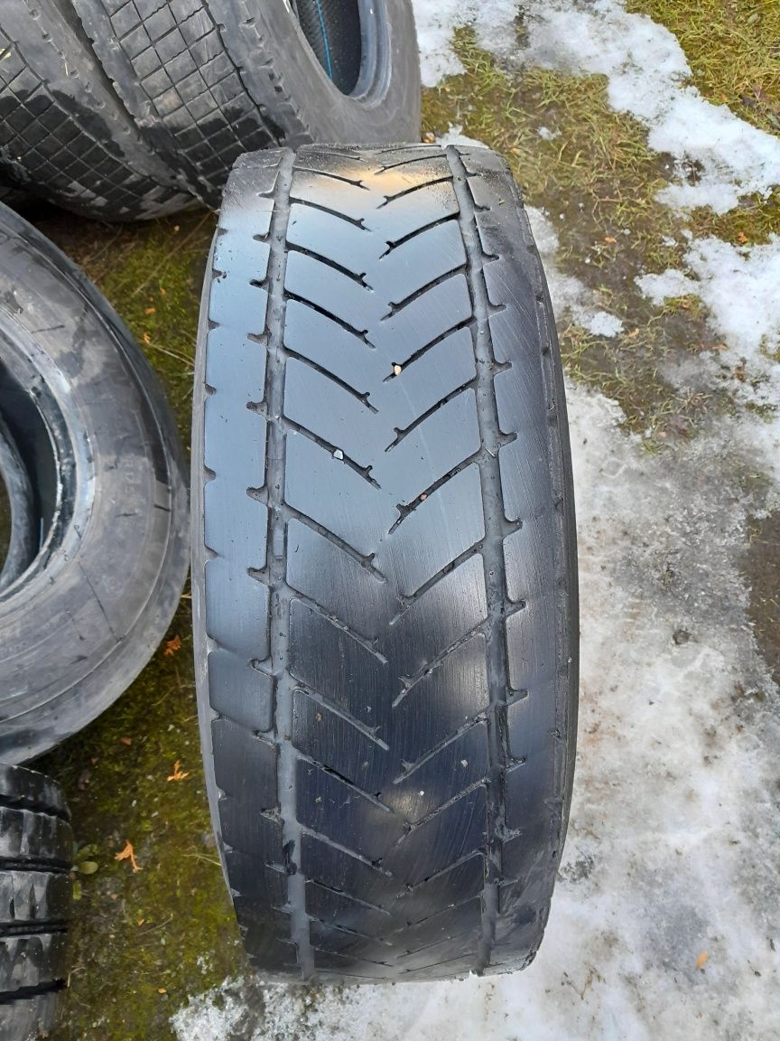 245/70R17.5 Goodyear KMAX D