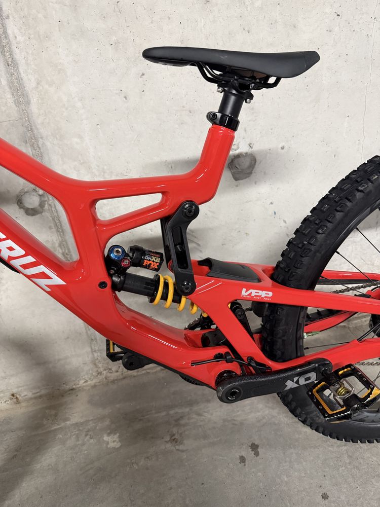 Santa Cruz V10 rozmiar M