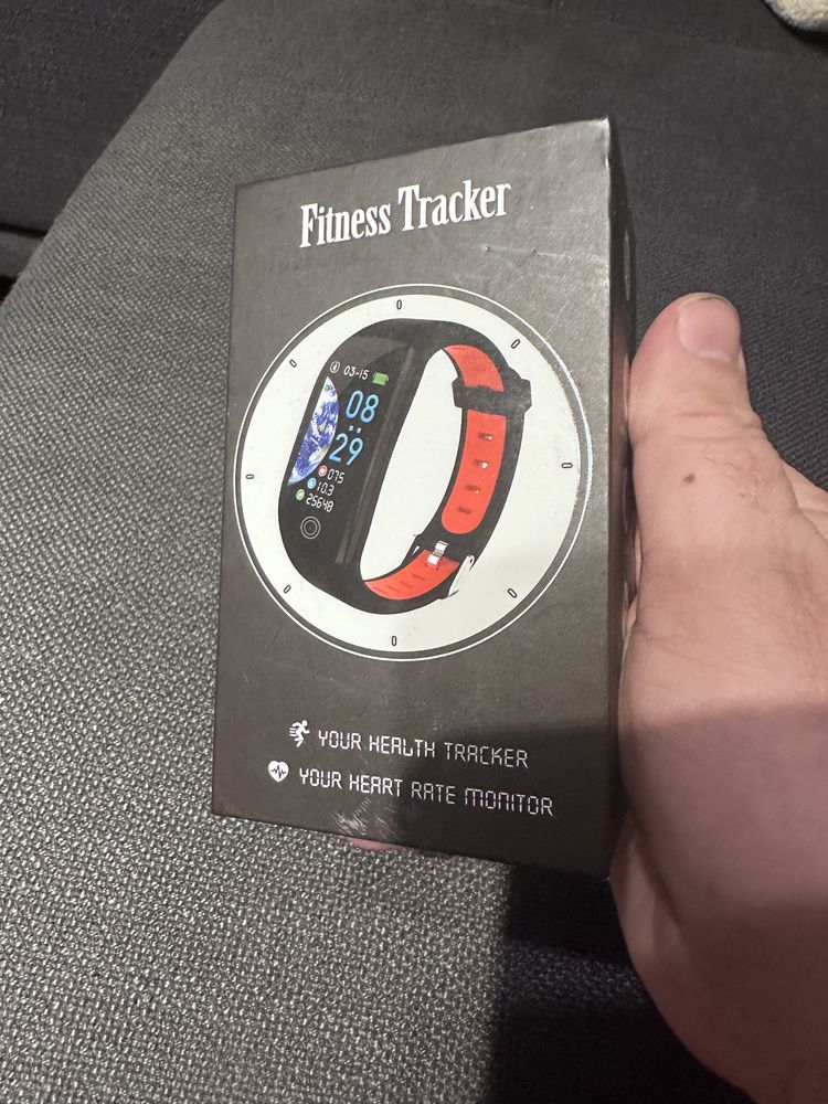 Zegarek monitorujacy zdrowie Fitness Tracker
