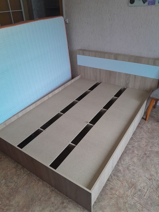 Кровать + матрас (Можно отдельно, возможен торг)