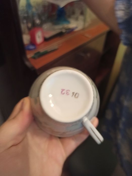 Zestaw kawowo herbaciany - filiżanki, dzbanek, talerzyki - 6 osób