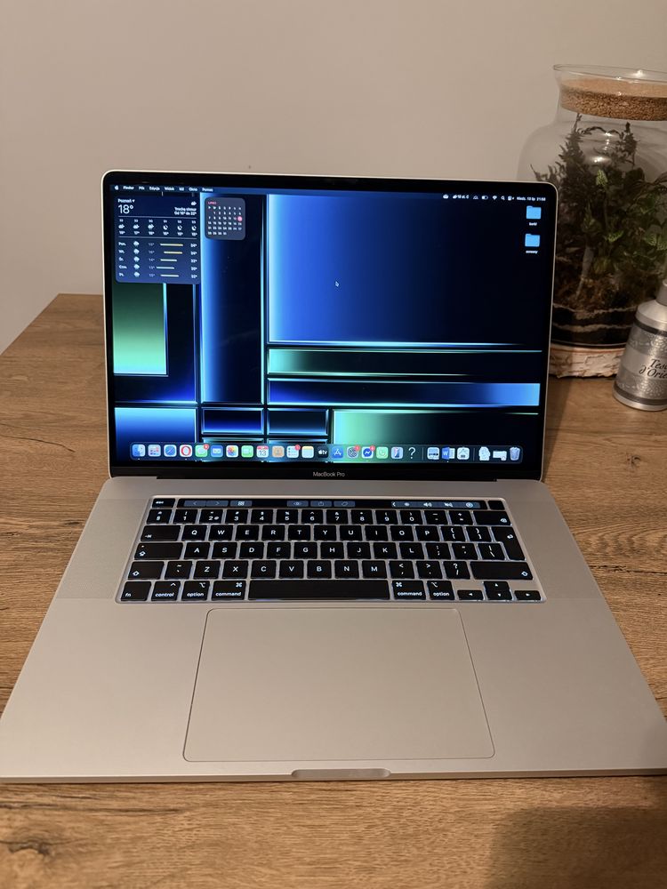 MacBook Pro 16" | Intel Core i9 | 16 GB RAM | SSD