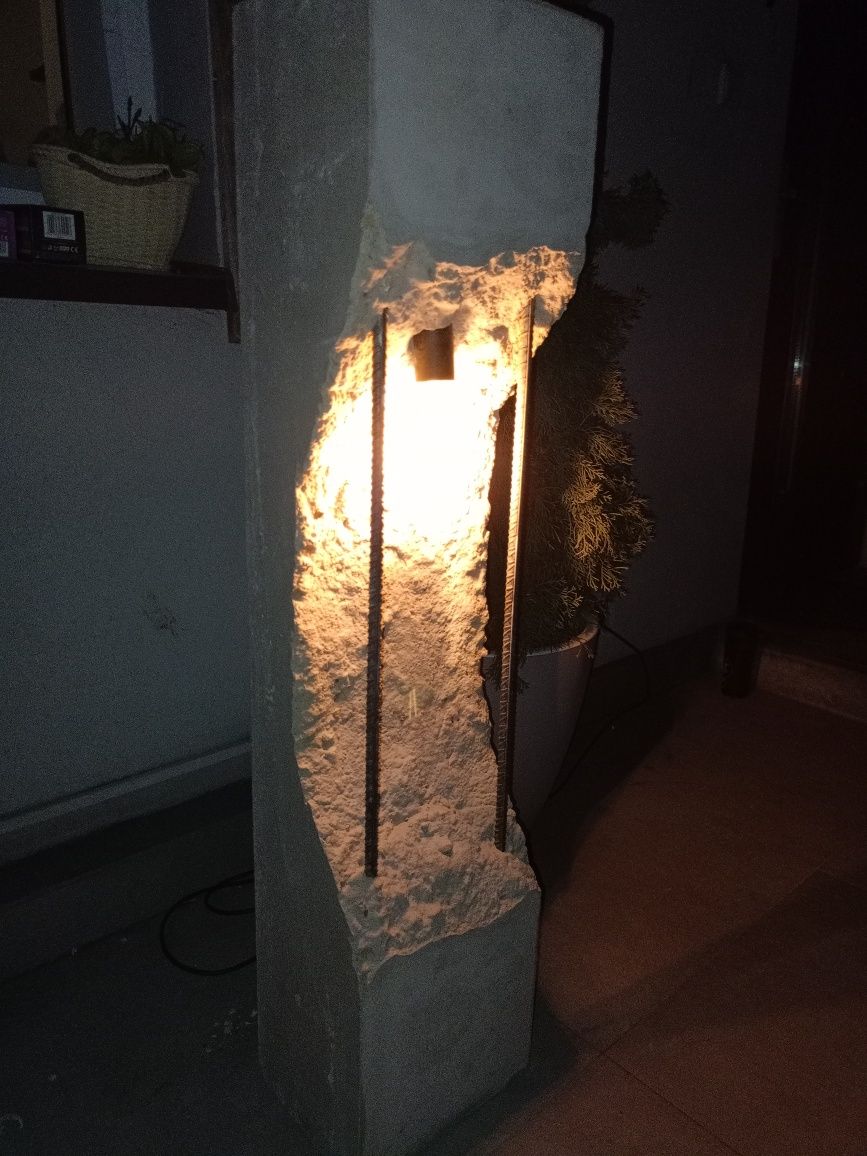 Lampa betonowa ogrodowa do salonu na taras