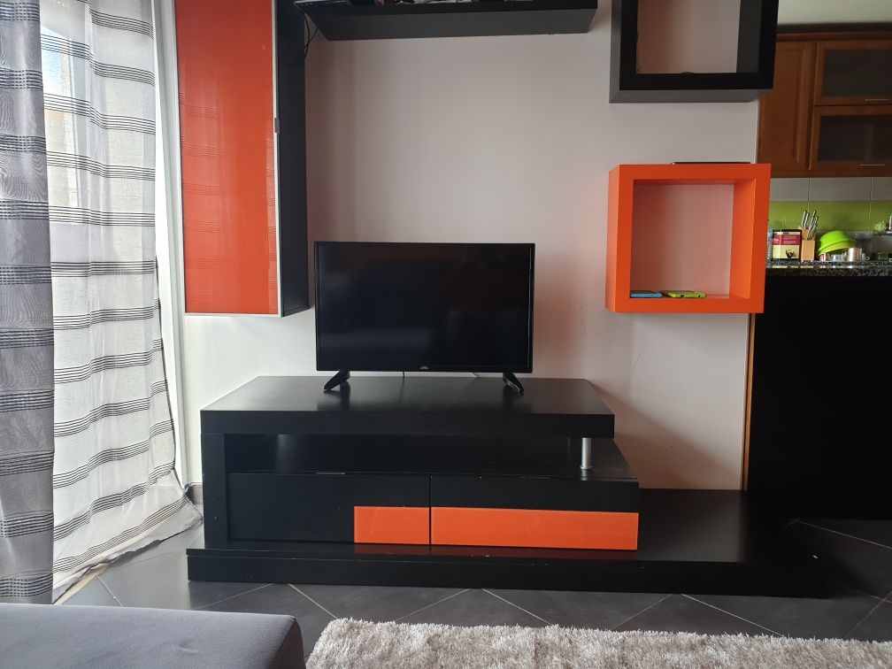 Móvel para Sala preto e laranja