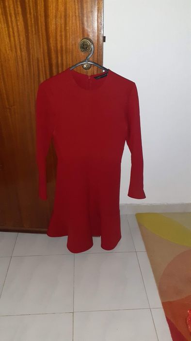 Vestido vermelho à Godéz ( Zara)