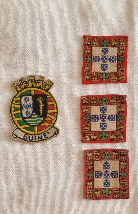 Emblemas da Mocidade Portuguesa e da Guiné