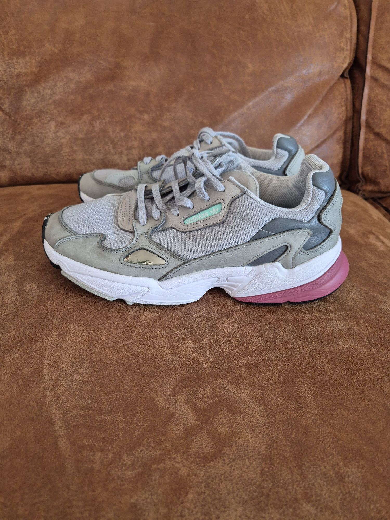 Adidas Falcon 40 skórzane buty adidasy sneakersy