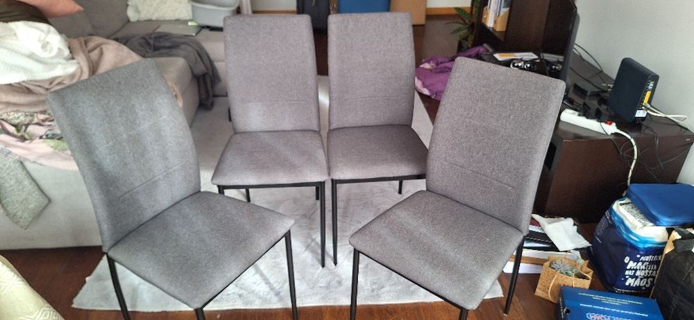 Conjunto 4 cadeiras em cinzento