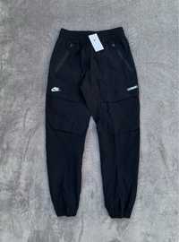 Nike Air Max WVN Cargo Pants BLK/WHT Size:M нейлонові карго штани нові