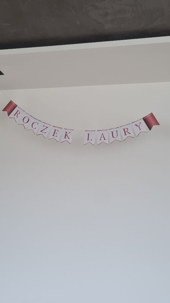 Napis roczek Laury