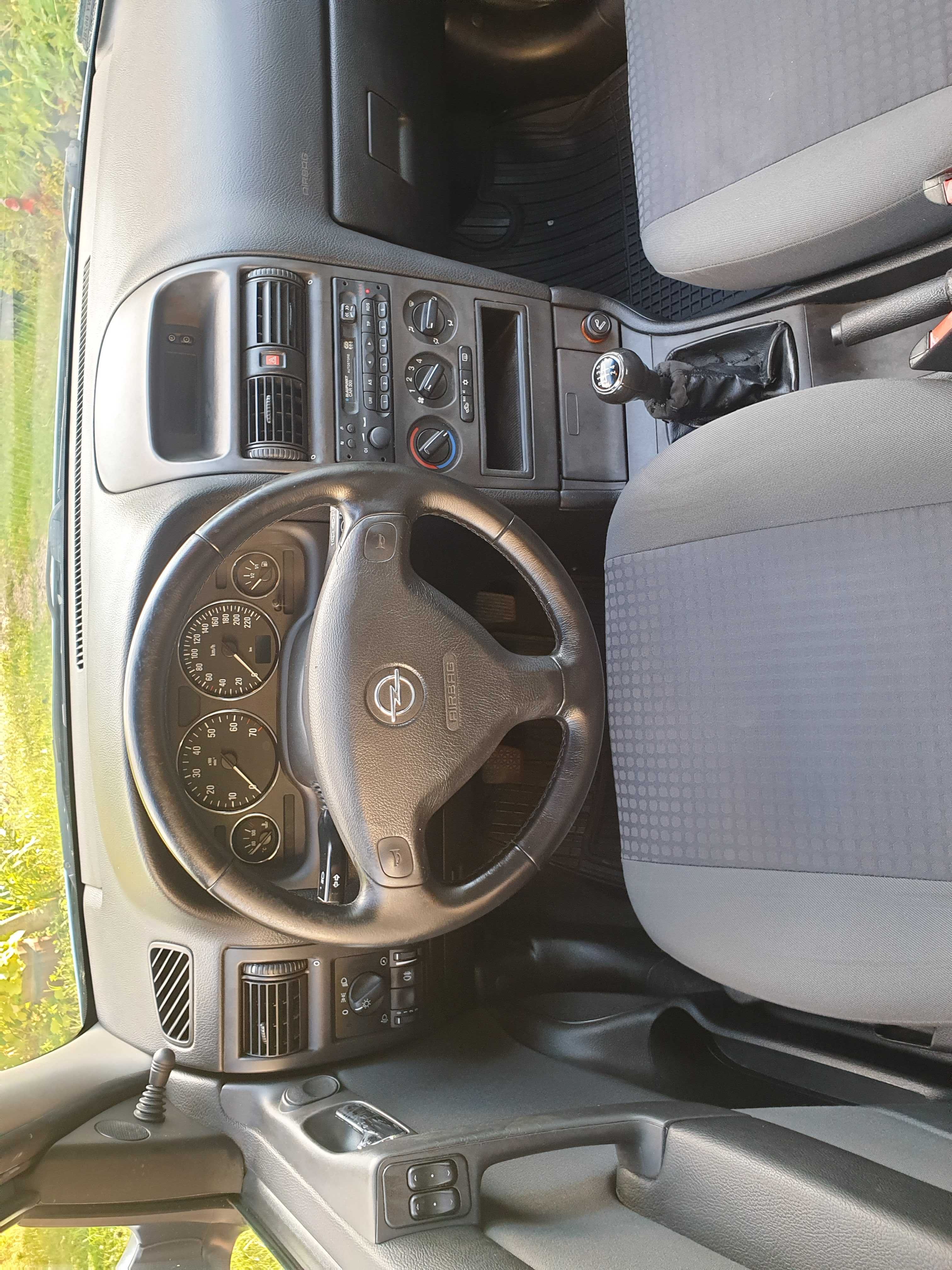 Opel Astra II 1.6 8V 1 wł w kraju