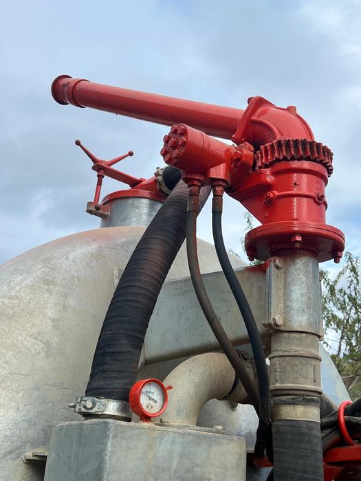 Cisterna Neves&Santos 8000L Bomba Garda