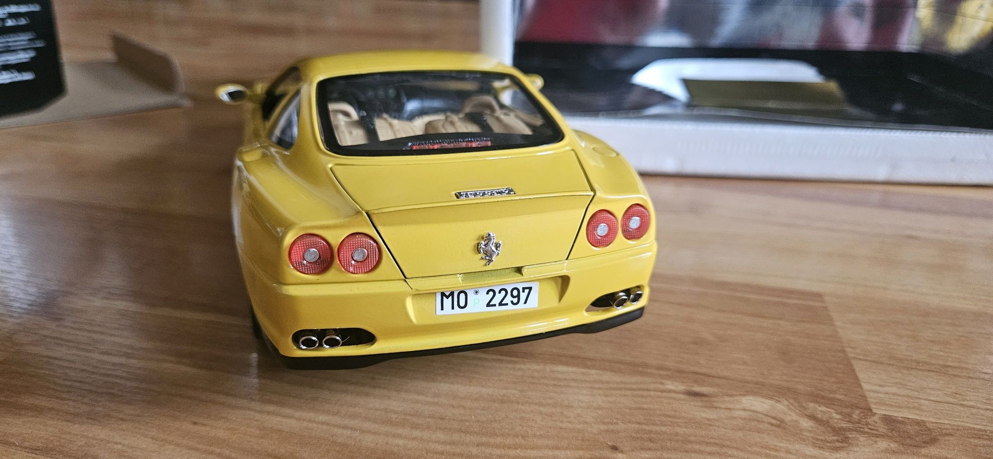 1:18 Burago Ferrari 550 Maranello