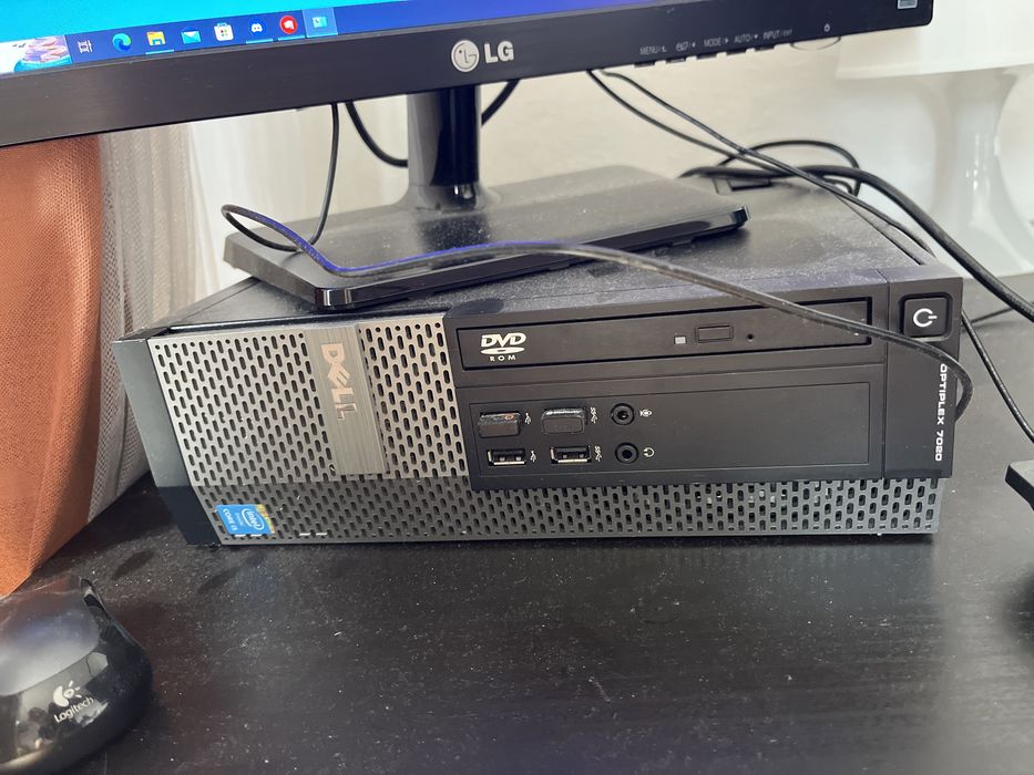 Komputer dell caly zestaw (monitor , klawiatura paka)