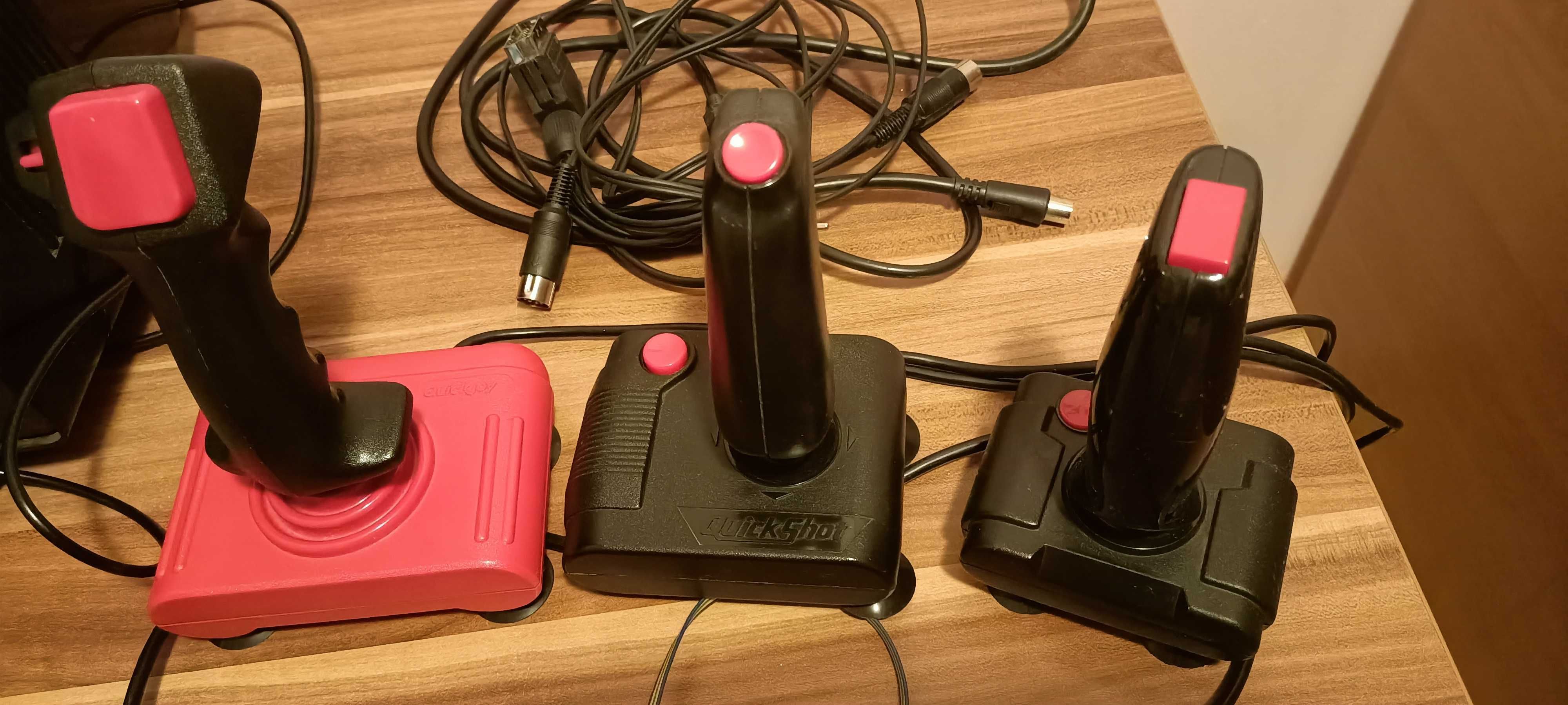 Atari 65XE +K.S.O.2t11 + XC12 + Joysticki + TV Neptun 171 +okablowanie