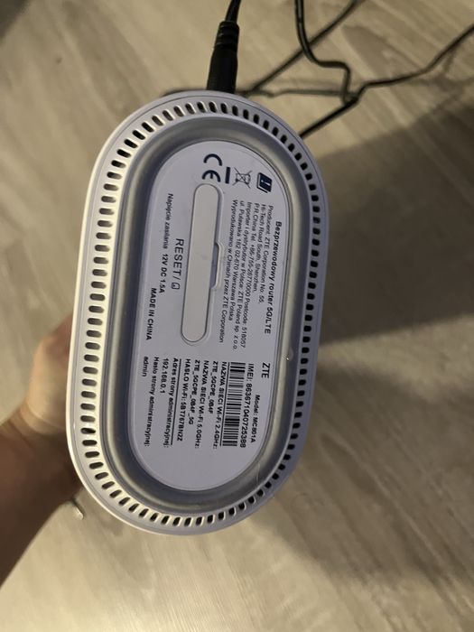 router 5g/lte zte model MC801A