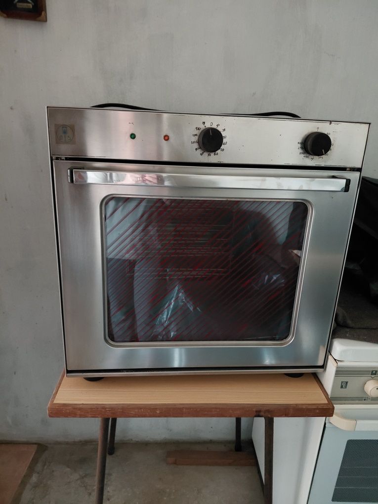 Forno eléctrico para cozer pão ou croissants