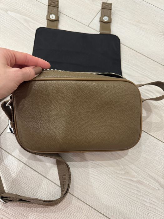 Сумка Calvin Klein в оригінальному  кольору кави з молоком