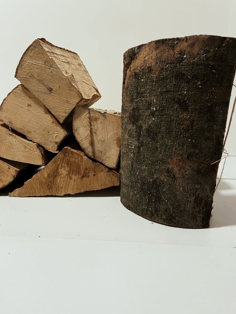 "Buk Kominkowy 33 cm / 50 cm – Wysokiej Jakości Drewno Opałowe