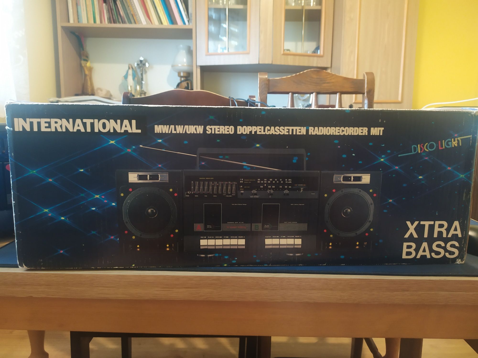 Radiomagnetofon International RCR-200XBL (wersja z diodami)