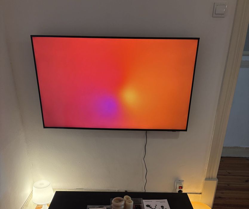 Smart TV Samsung 50" (suporte para parede incluído!)