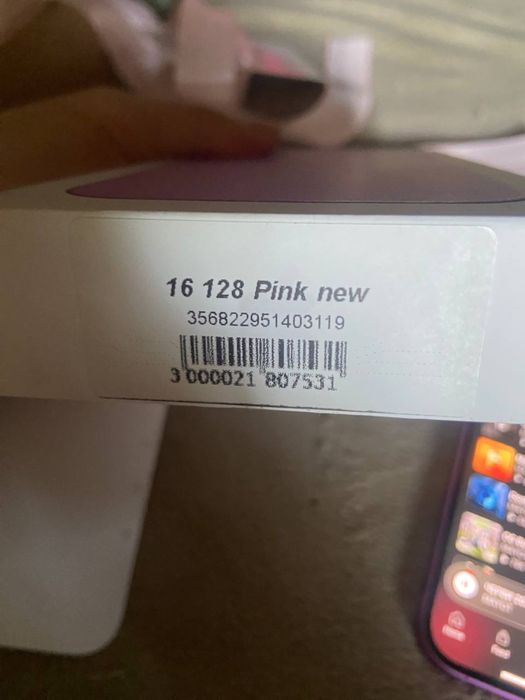 iPhone 16 128ГБ рожевий з магазину чек гарантія захисне 3д скло чохол