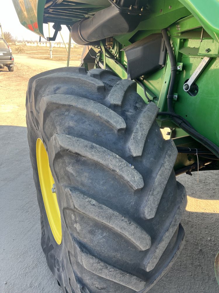 Комбайн John deere S680 4x4