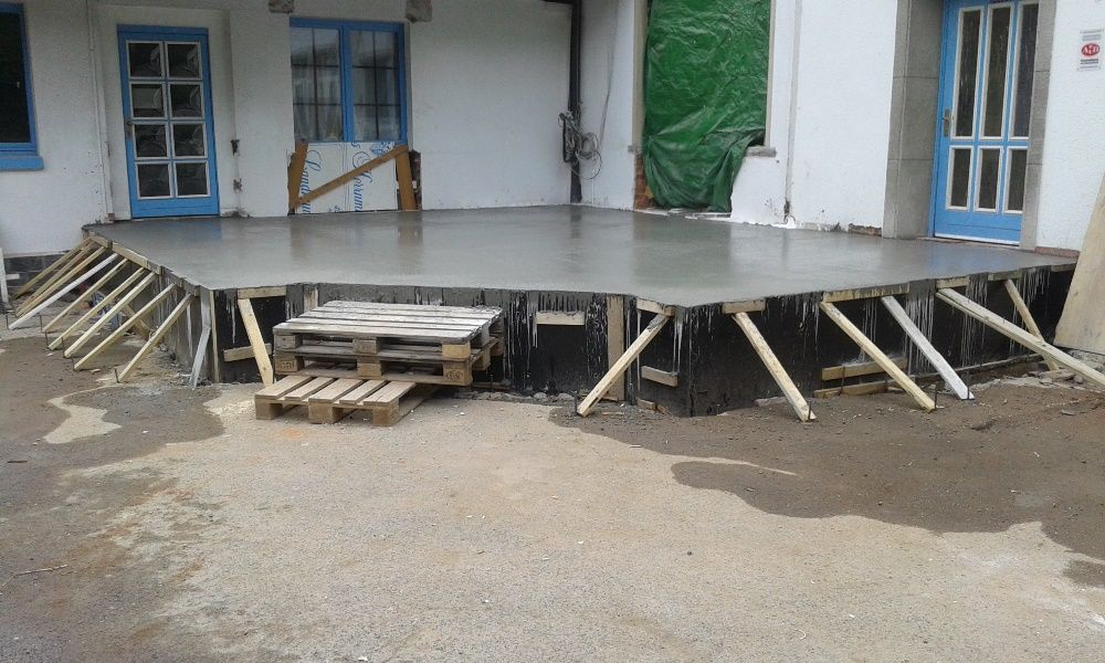 Domy jednorodzinne. Fundament, ściany, stropy. Budynki przemysłowe