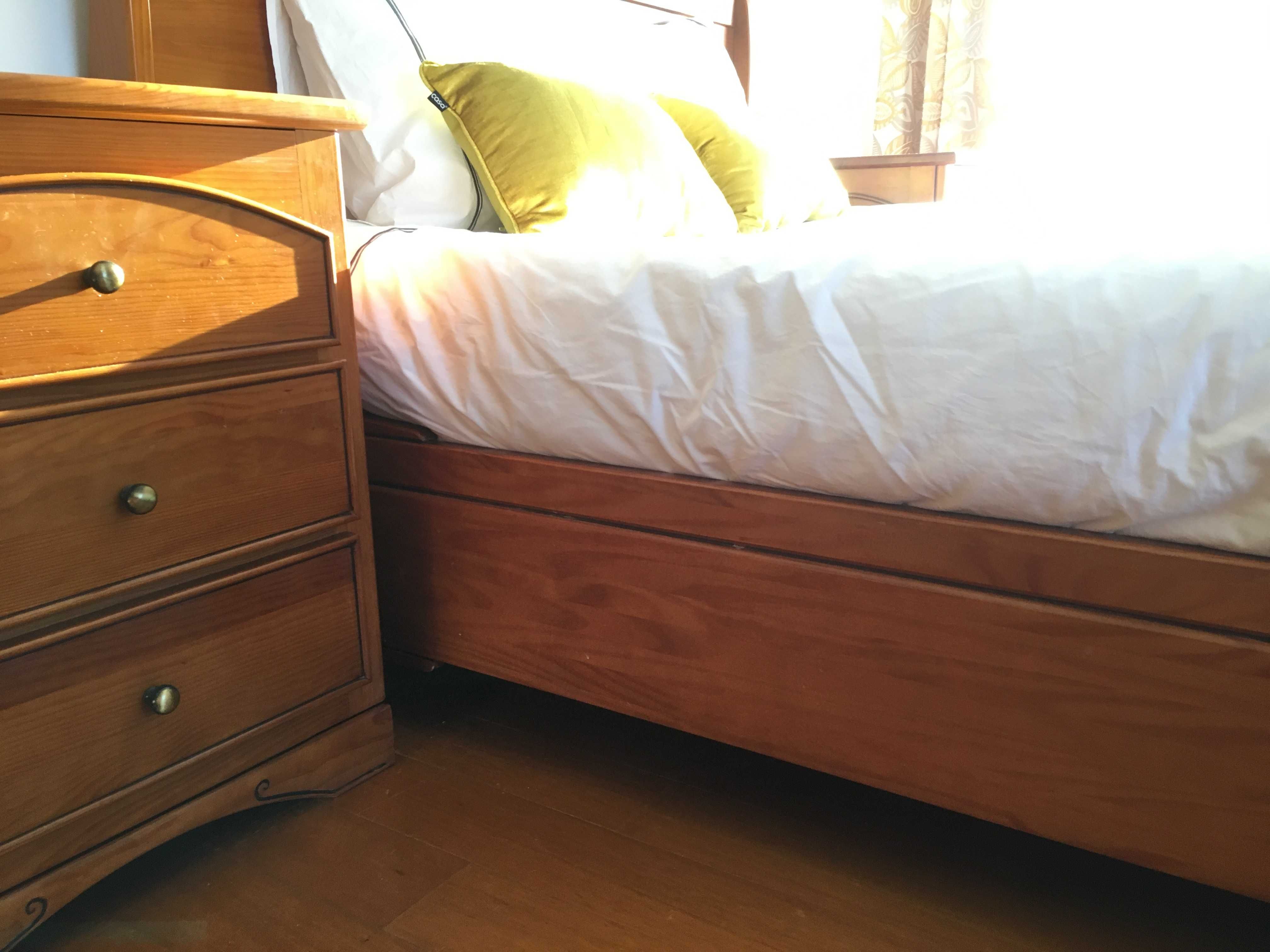 cama de casal em cerejeira  (200€)