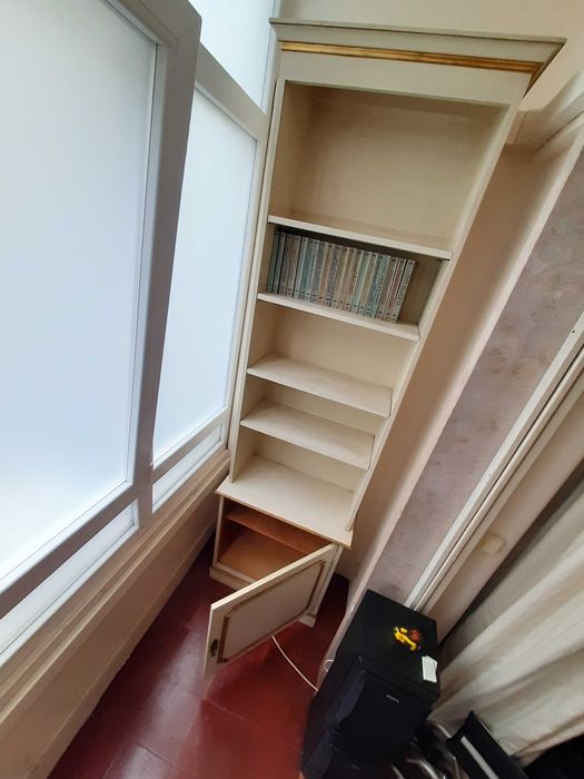 Conjunto de 2 móveis/estantes em madeira maciça