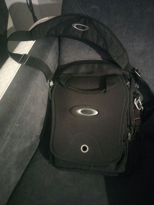 Torba Oakley na laptopa